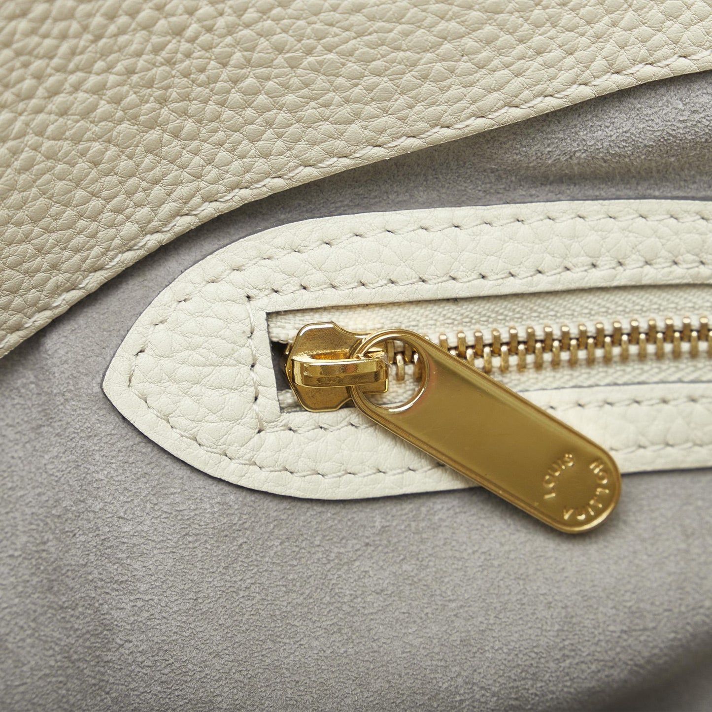 Louis Vuitton Monogram Mahina Cirrus MM (SHG-Cu24x5)