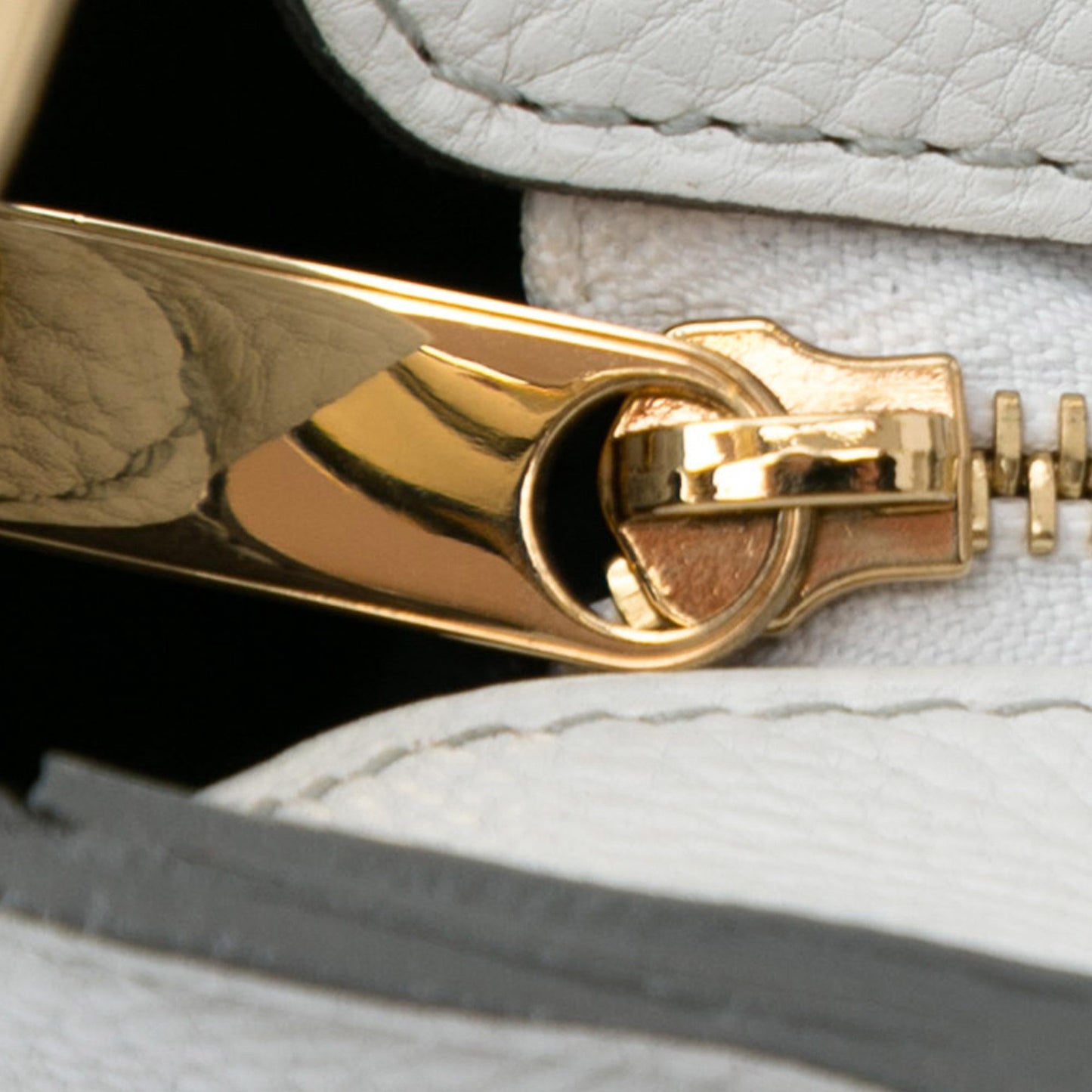 Louis Vuitton Monogram Mahina XL (SHG-B4c4C8)