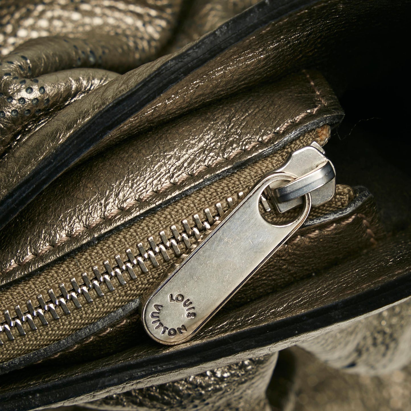 Louis Vuitton Monogram Mahina XS (SHG-NQB9zt)