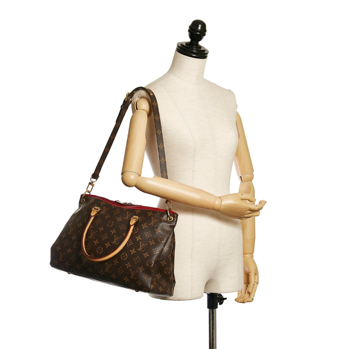 Louis Vuitton Monogram Pallas MM Satchel (SHG-34288)