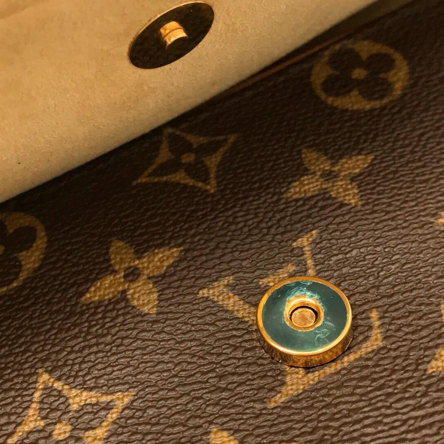 Louis Vuitton Monogram Pochette Twin GM (SHG-XLs4Ks)
