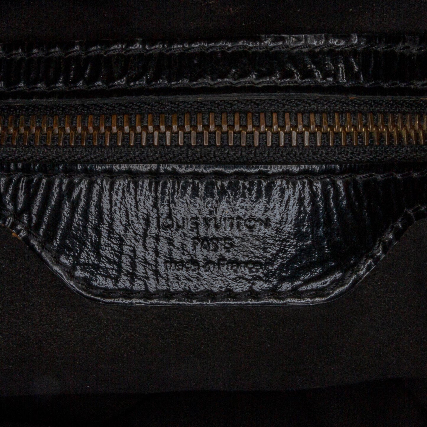 Louis Vuitton Monogram Surya Mahina XL (SHG-gy6foV)