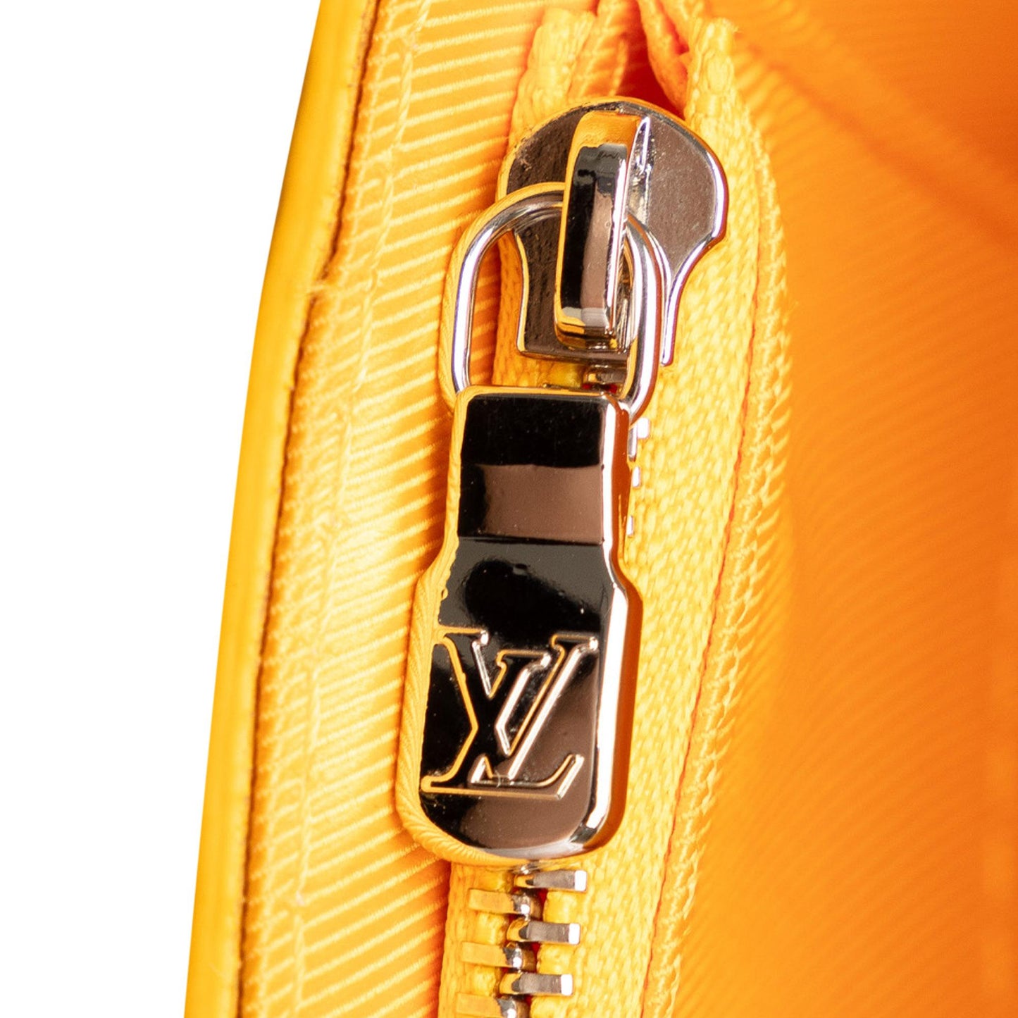 Louis Vuitton Monogram Taurillon Steamer Wearable Wallet (SHG-OwPBBF)