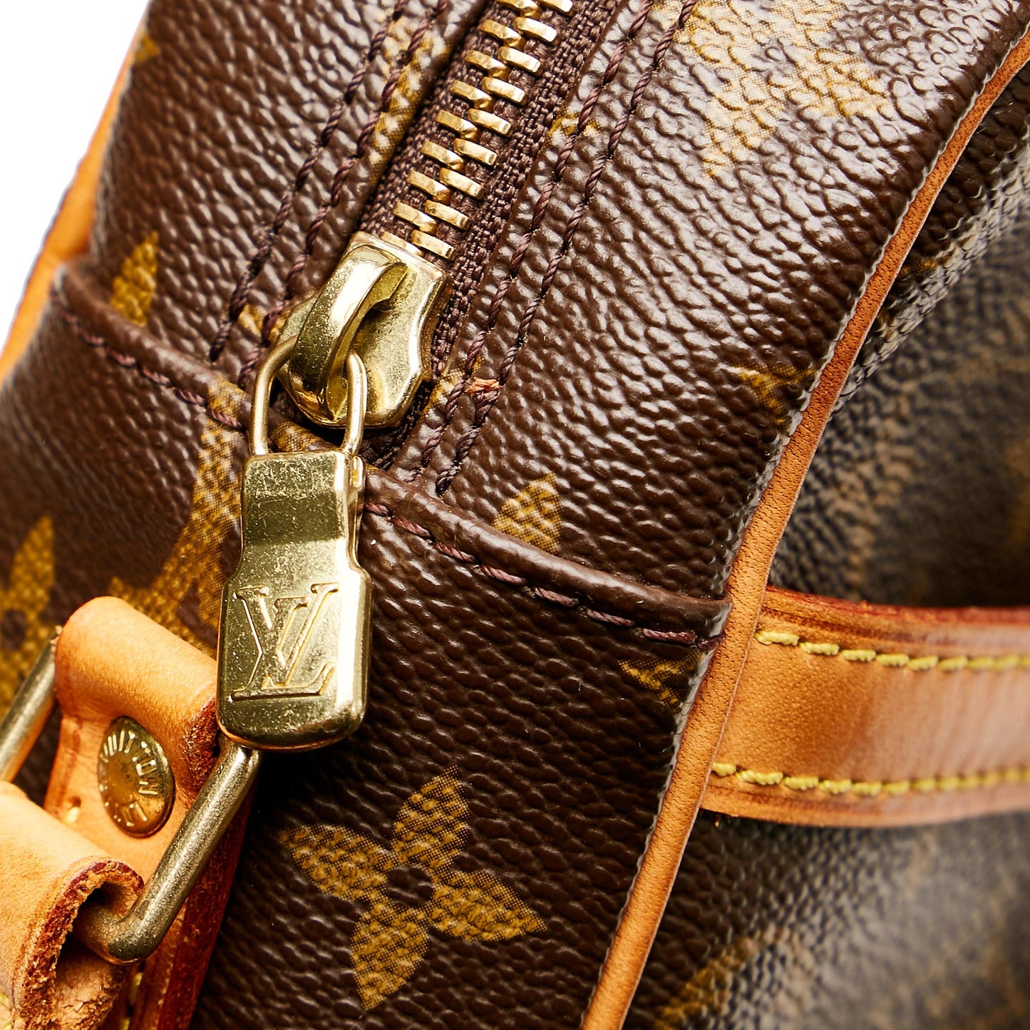 Louis Vuitton Monogram Trocadero 27 (SHG-31125)