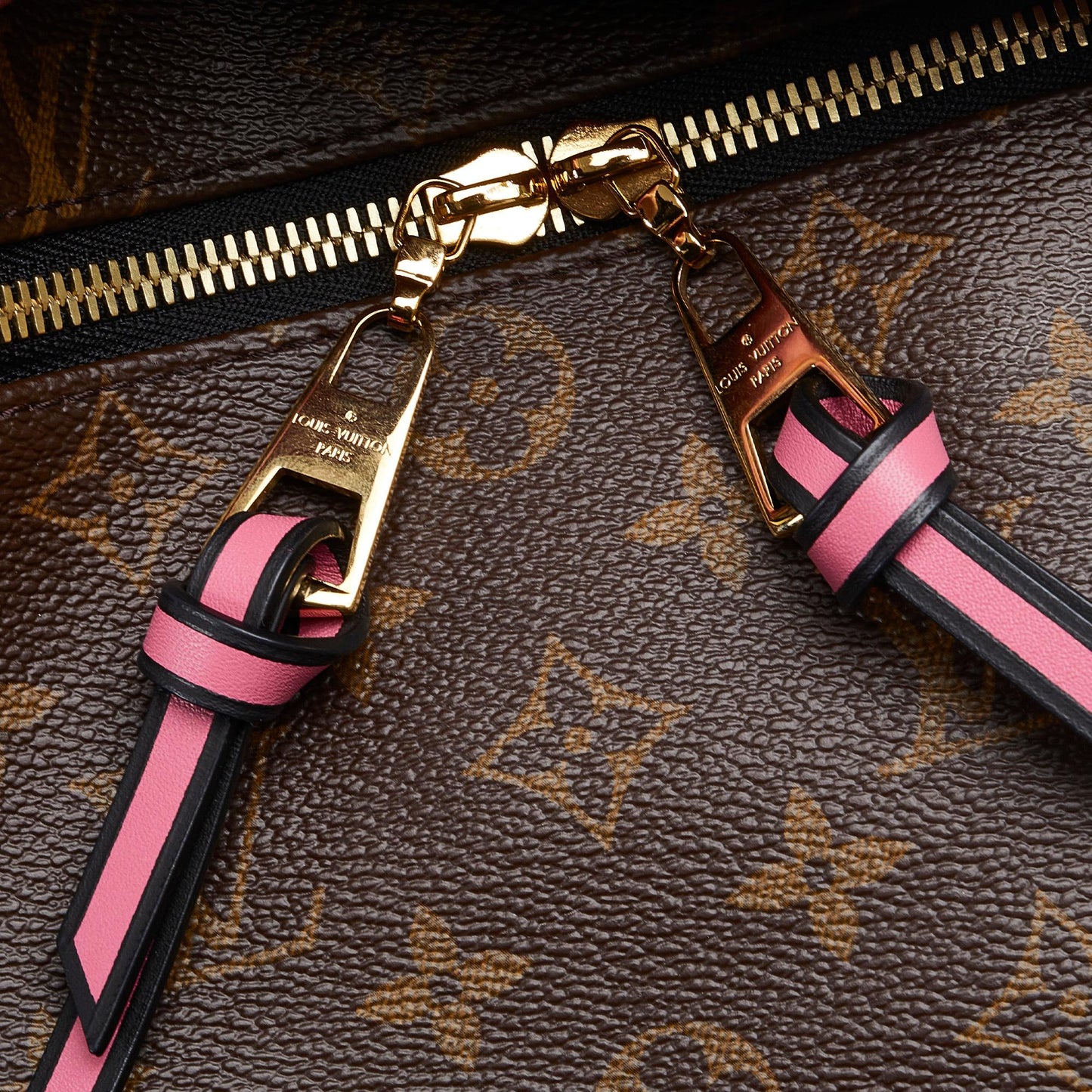 Louis Vuitton Monogram Tuileries Besace (SHG-GSD9ec)