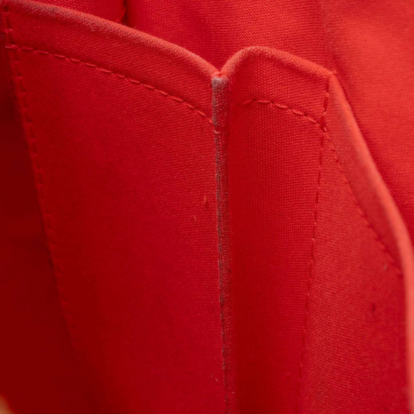 Louis Vuitton Monogram Vernis Alma PM Satchel (SHF-UICxem)