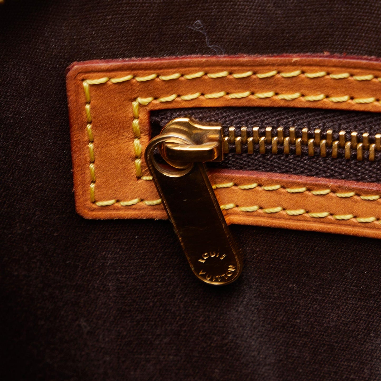 Louis Vuitton Monogram Vernis Brea MM (SHG-OqUUSZ)