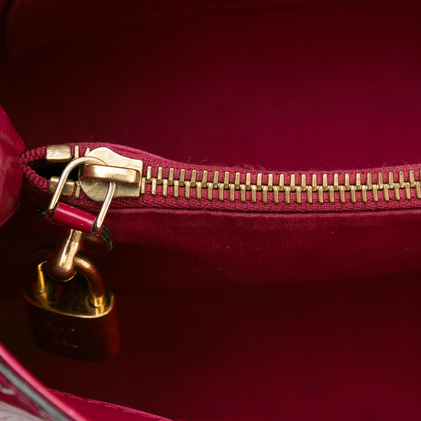 Louis Vuitton Monogram Vernis Montaigne BB (SHG-hRqyY5)