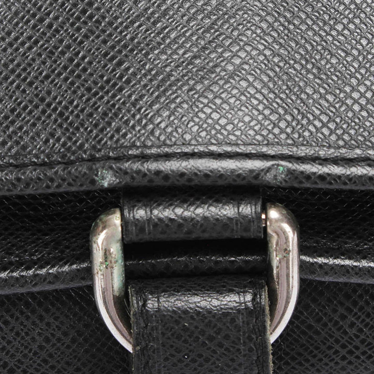 Louis Vuitton Taiga Andrei (SHG-vuuJZs)