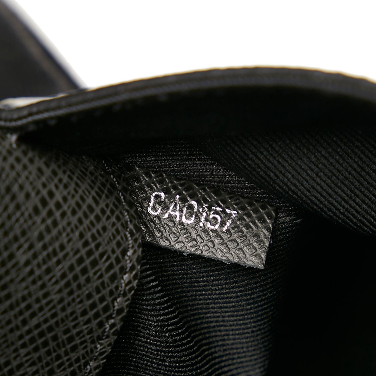 Louis Vuitton Taiga Anton Messenger PM (SHG-28983)