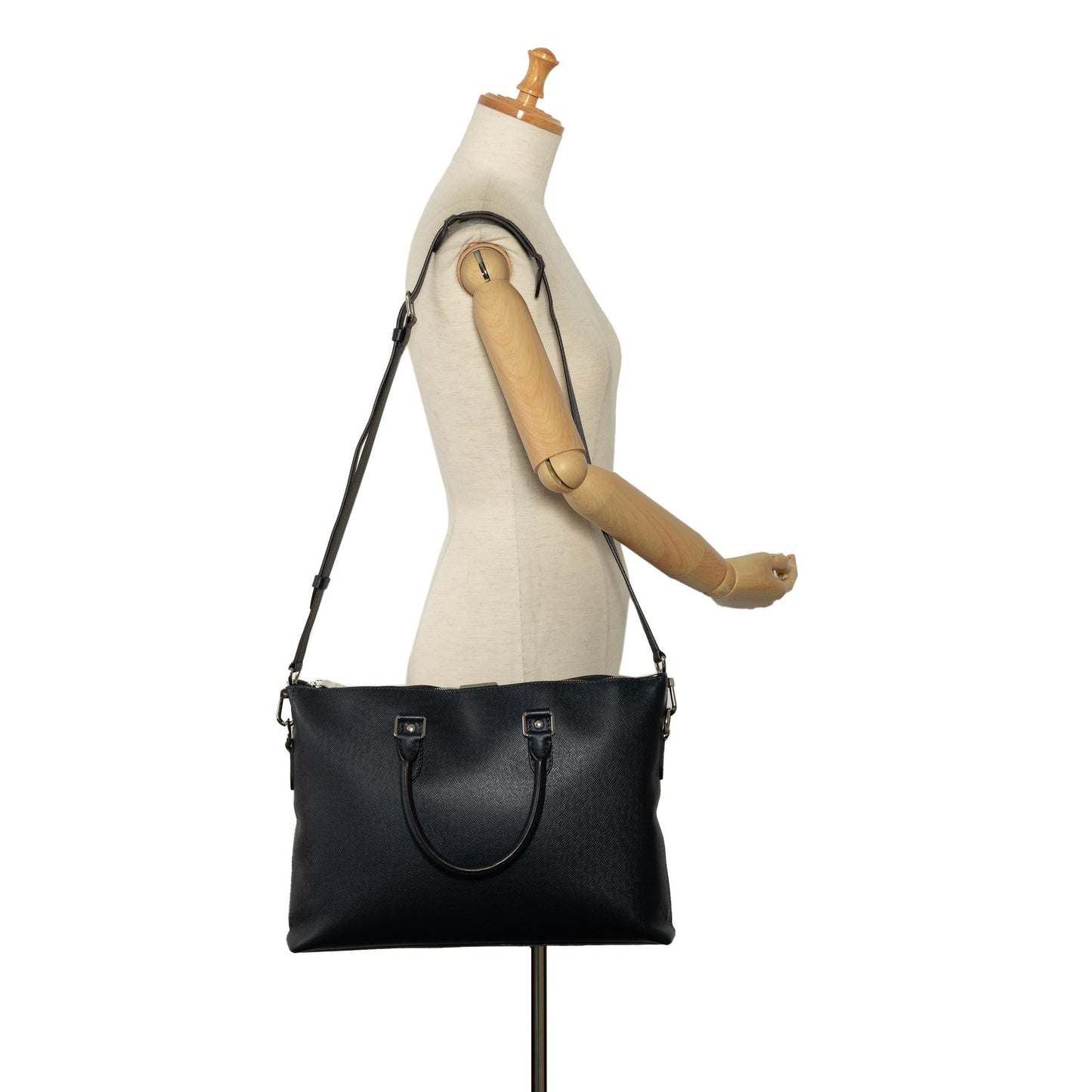 Louis Vuitton Taiga Anton Soft Briefcase (SHG-vlWbmk)