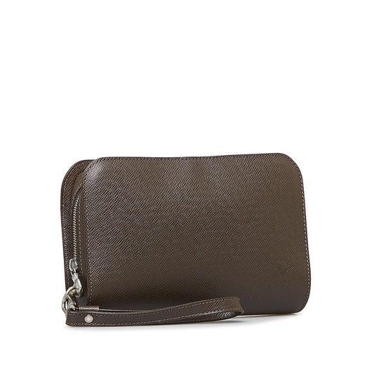 Louis Vuitton Taiga Baikal Clutch Bag (SHG-OfkX5y)