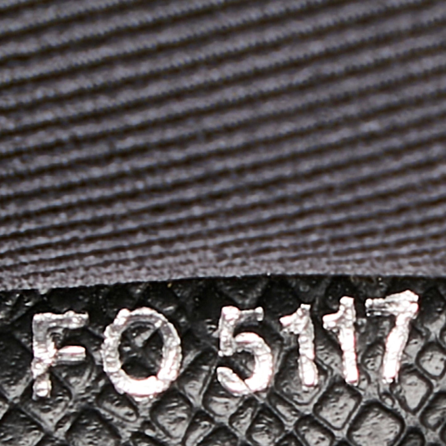 Louis Vuitton Taiga Cabas Light (SHG-WqVFfY)