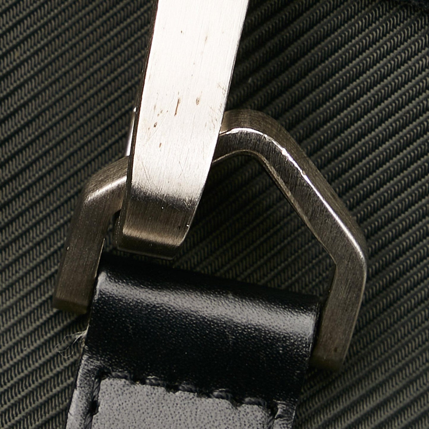 Louis Vuitton Taiga Dersou (SHG-37855)