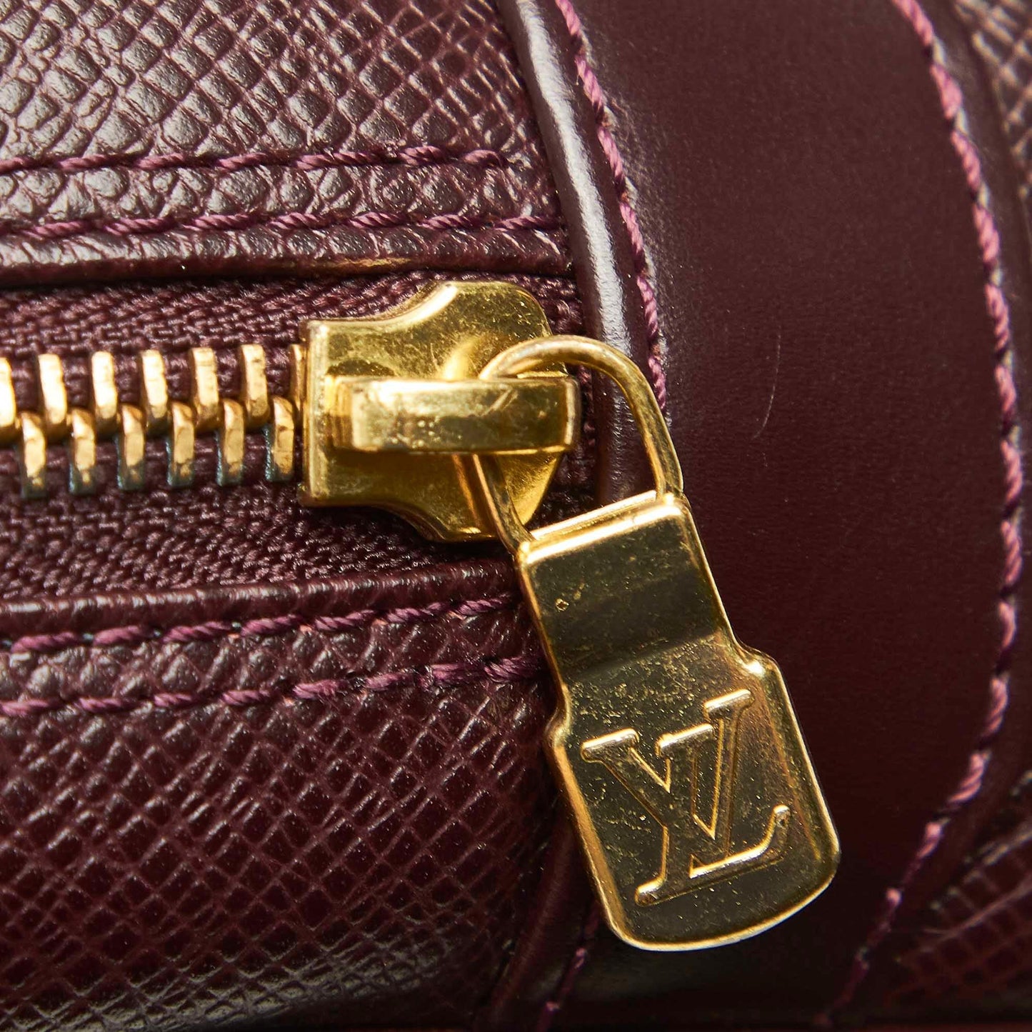 Louis Vuitton Taiga Kaluga Clutch Bag (SHG-31673)