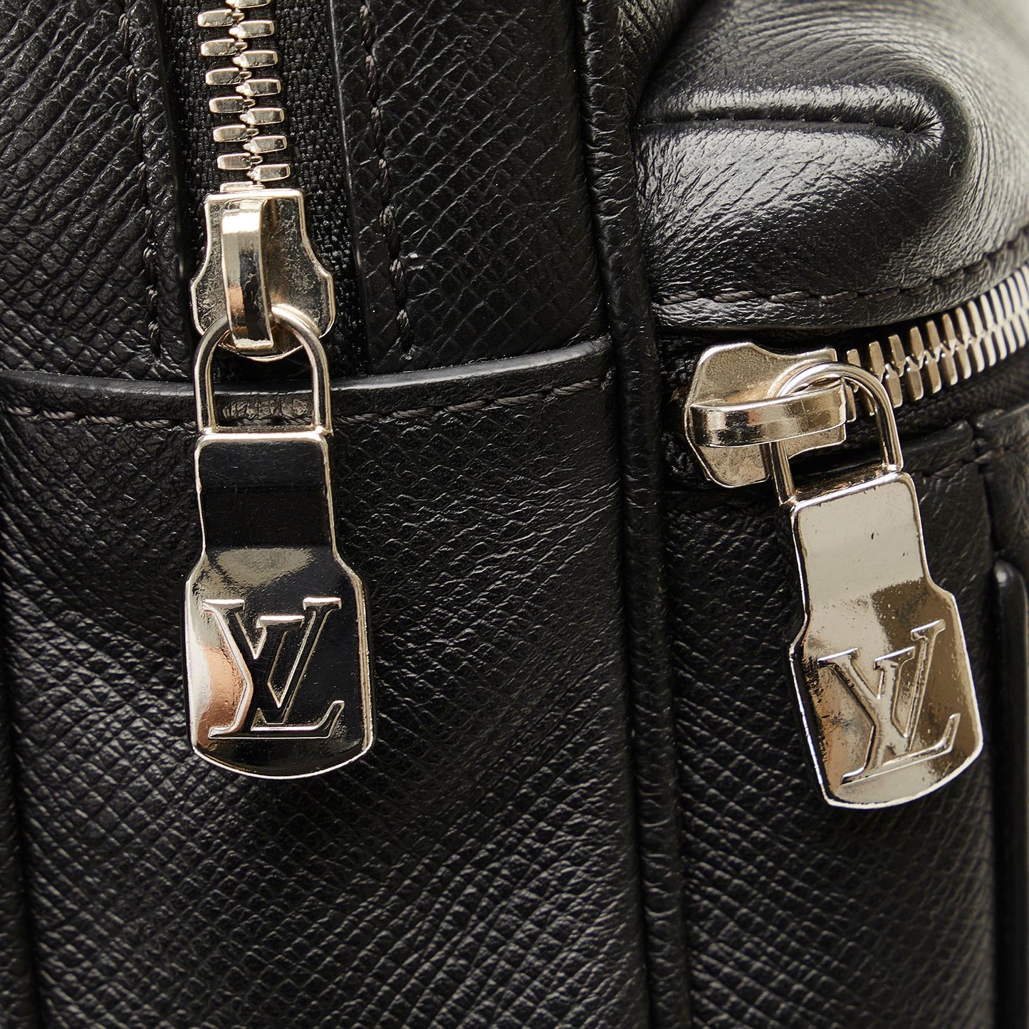 Louis Vuitton Taiga Outdoor Bumbag