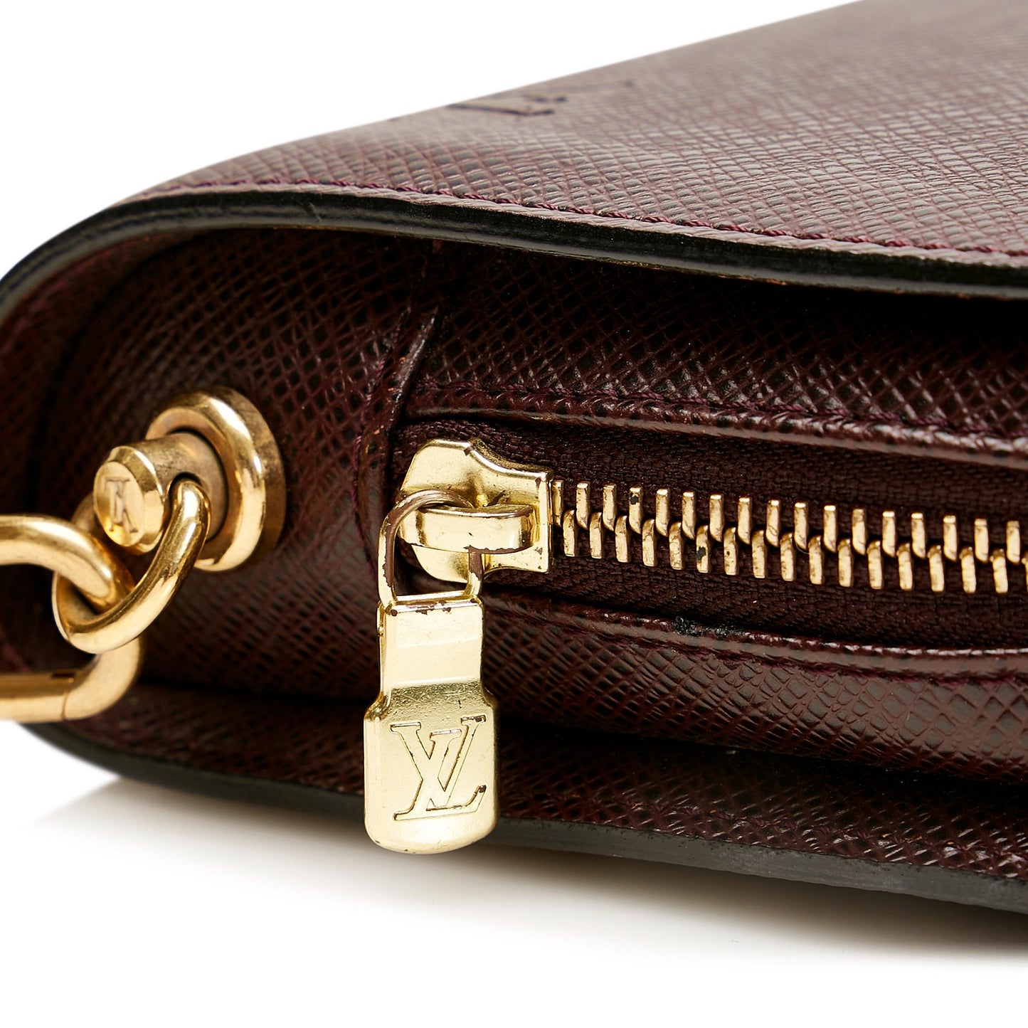 Louis Vuitton Taiga Pochette Baikal (SHG-TvP1vG)
