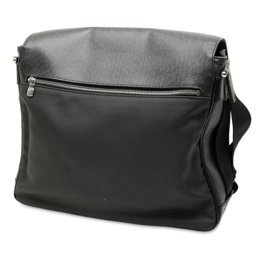 Louis Vuitton Taiga Viktor