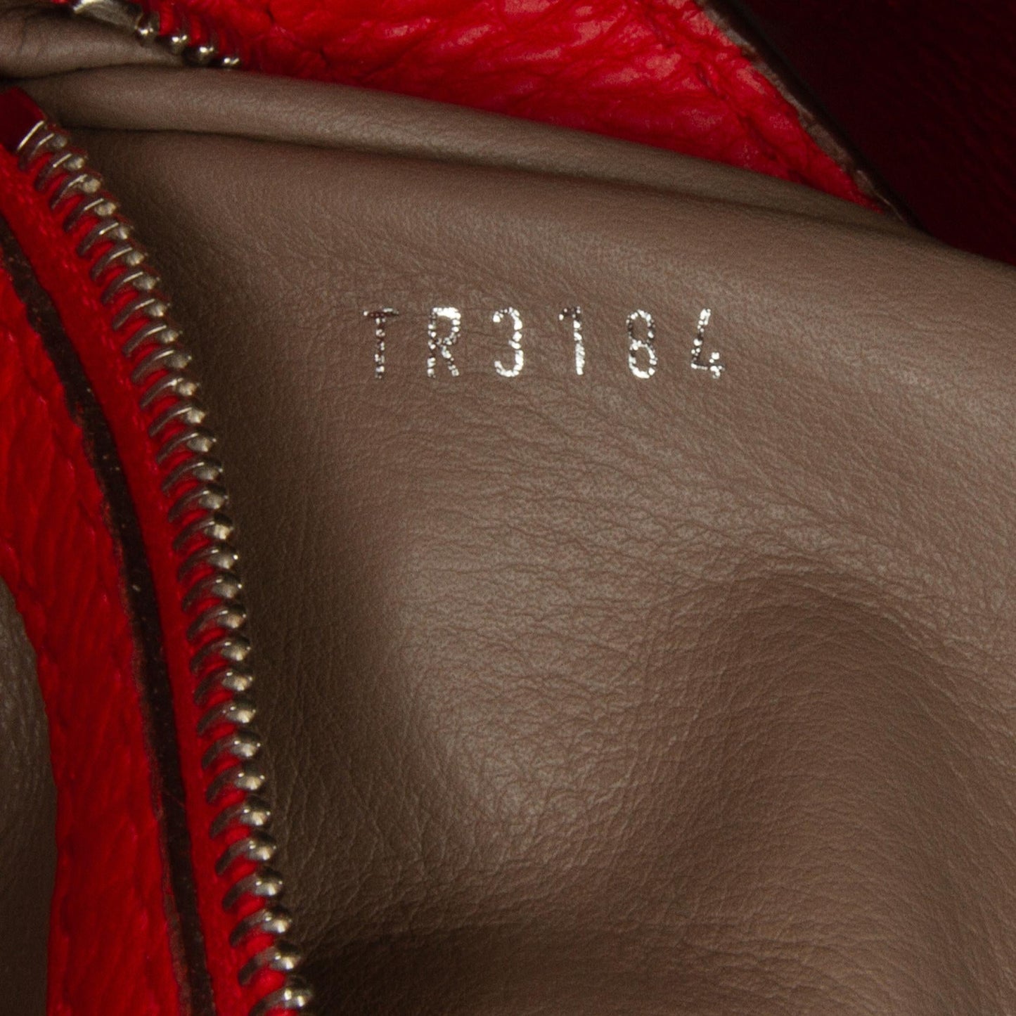 Louis Vuitton Taurillon Capucines BB (SHG-DlYZo4)
