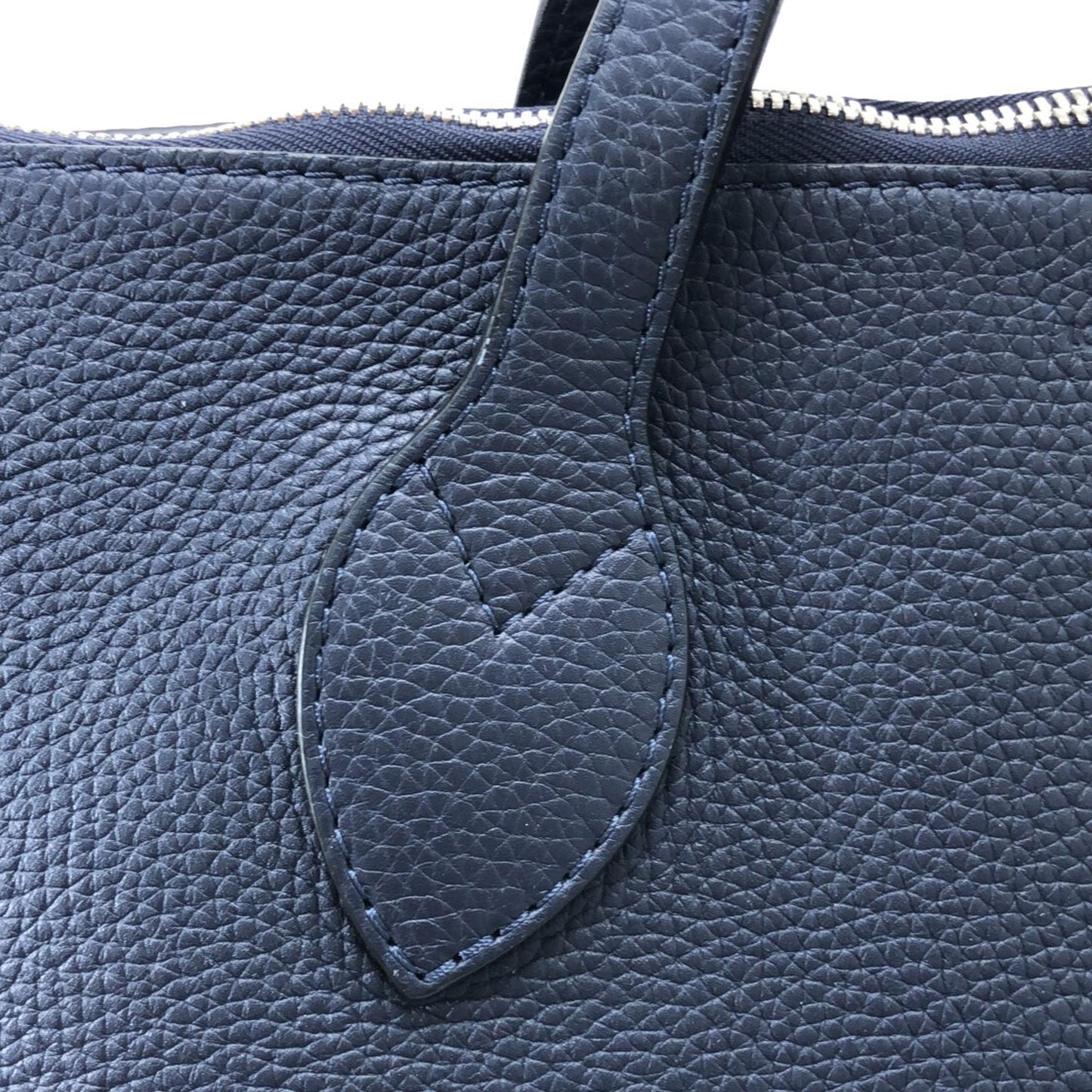 Louis Vuitton Taurillon East Side Tote GM (SHG-NZwv4t)