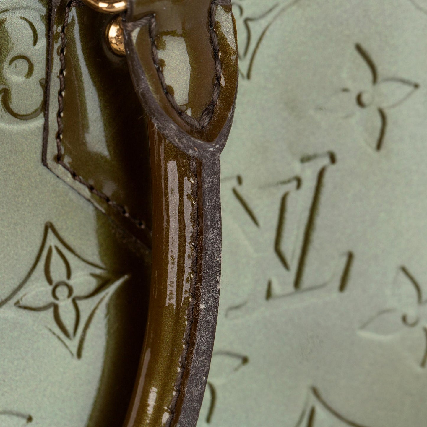 Louis Vuitton Vernis Alma MM (SHG-26617)