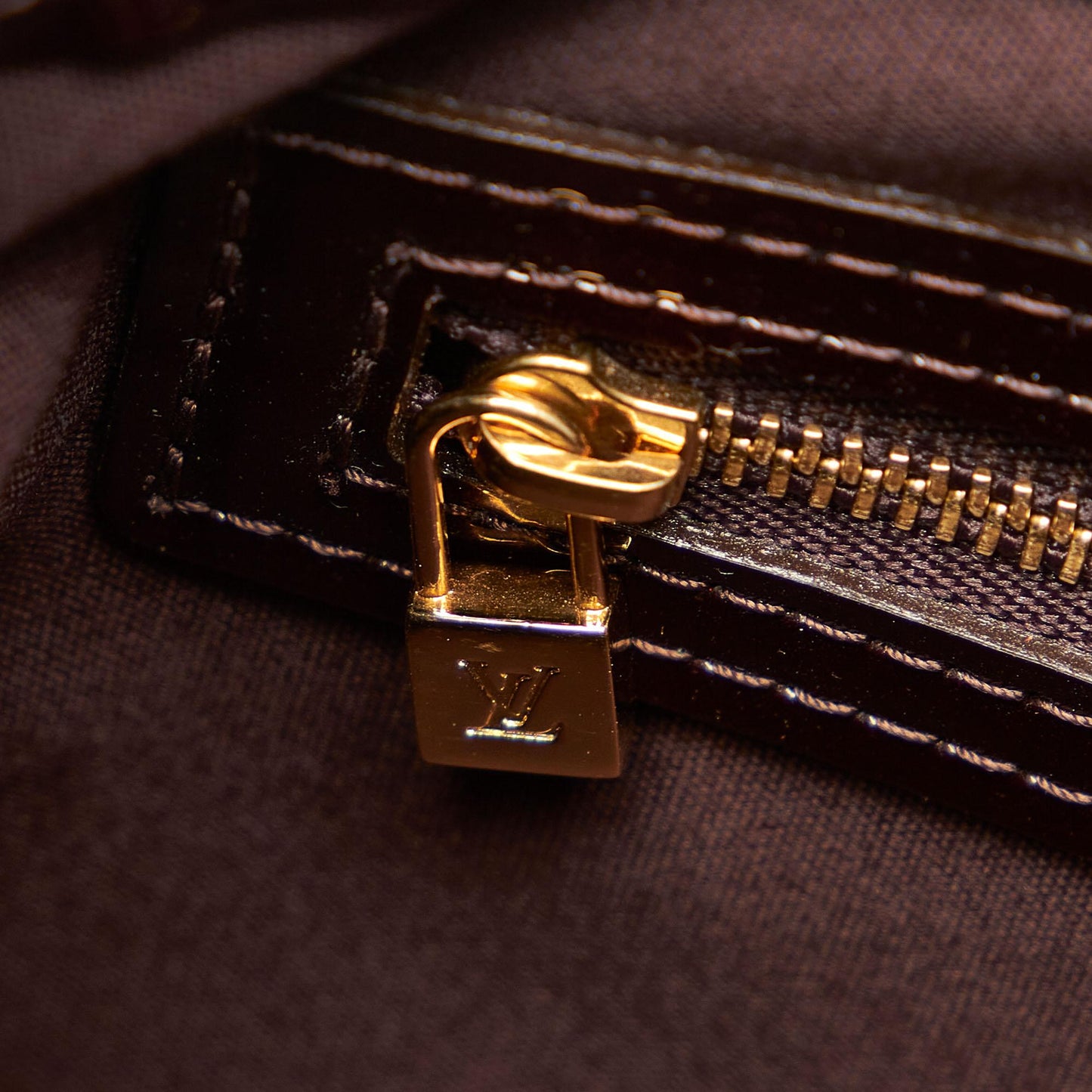 Louis Vuitton Vernis Wilshire PM (SHG-23050)
