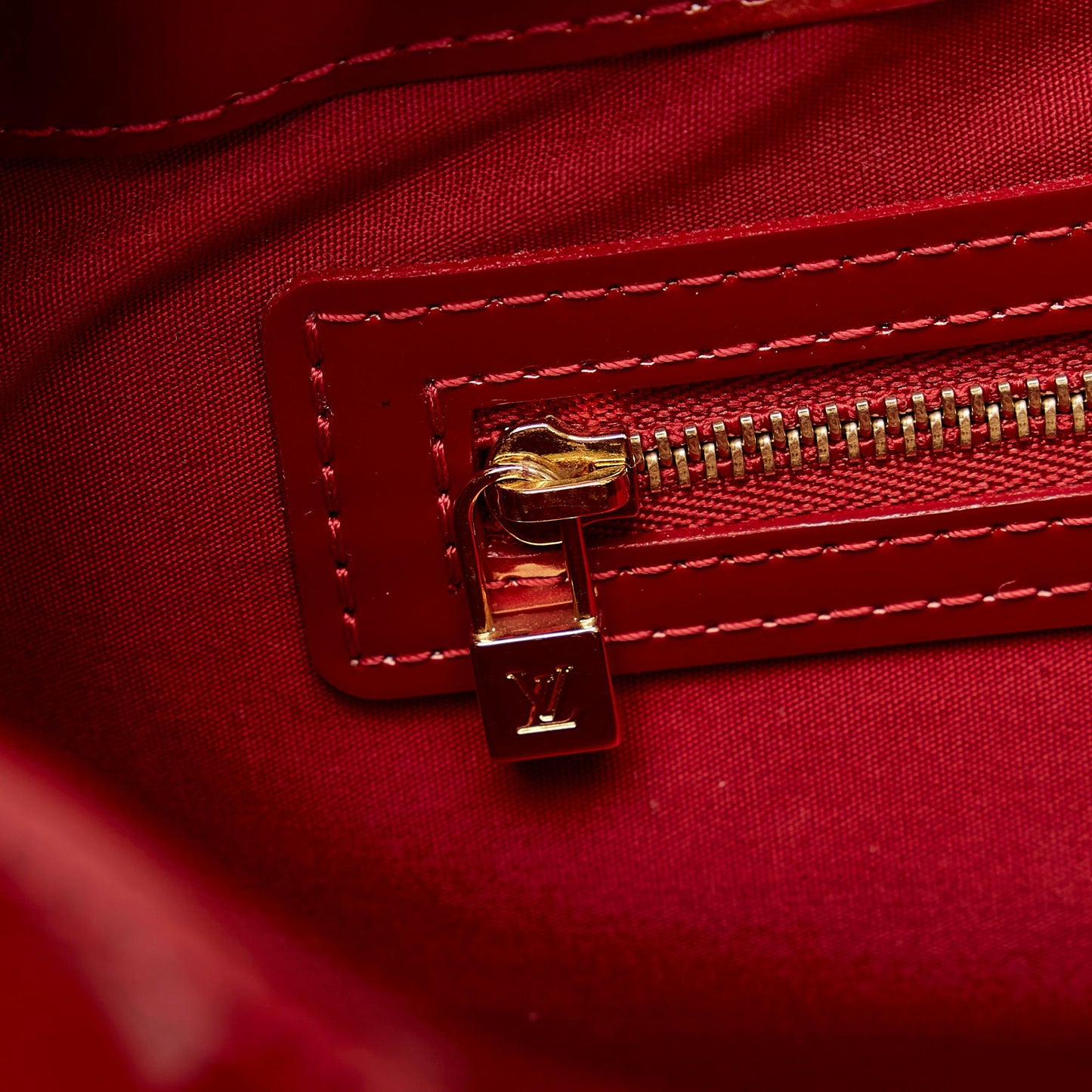 Louis Vuitton Vernis Wilshire PM (SHG-29964)