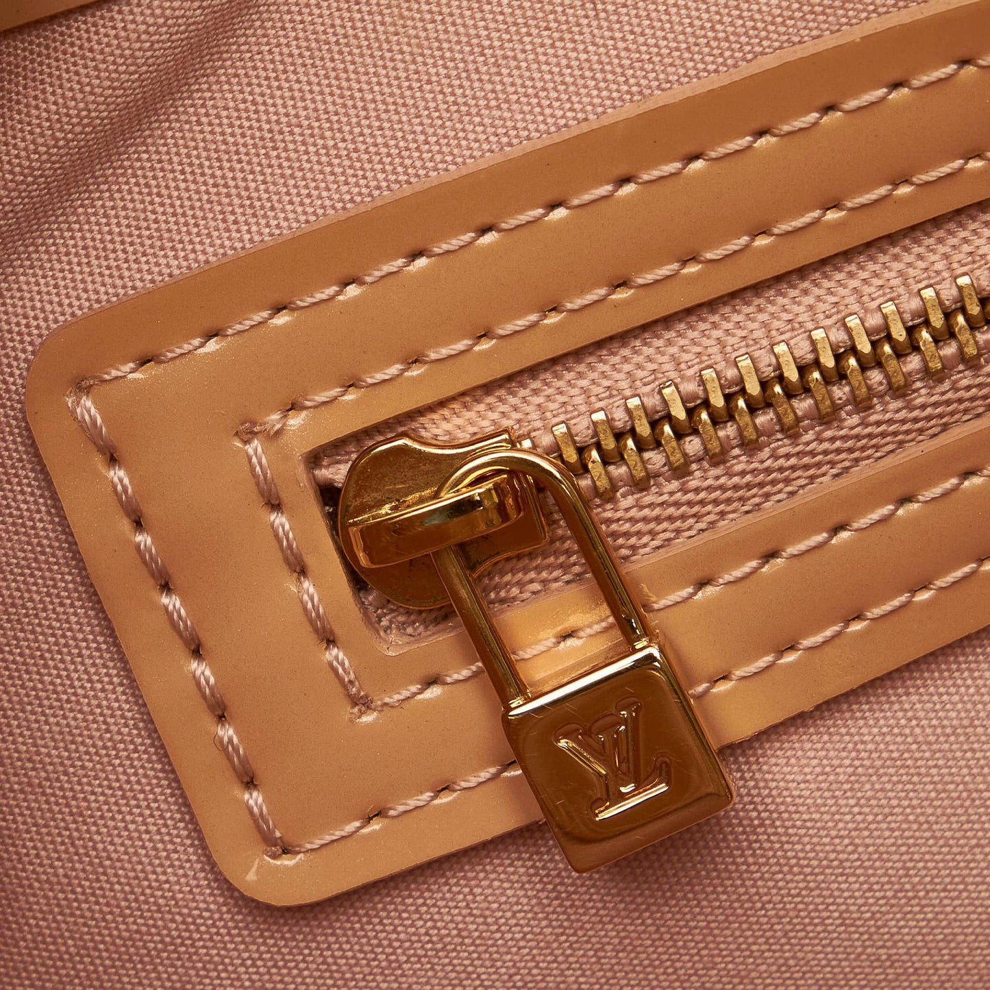 Louis Vuitton Vernis Wilshire PM (SHG-32761)