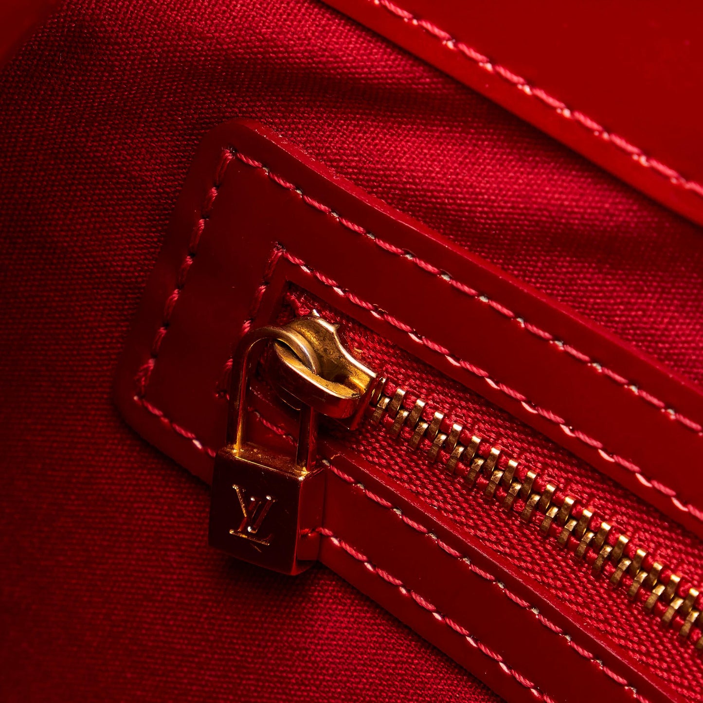 Louis Vuitton Vernis Wilshire PM (SHG-33338)