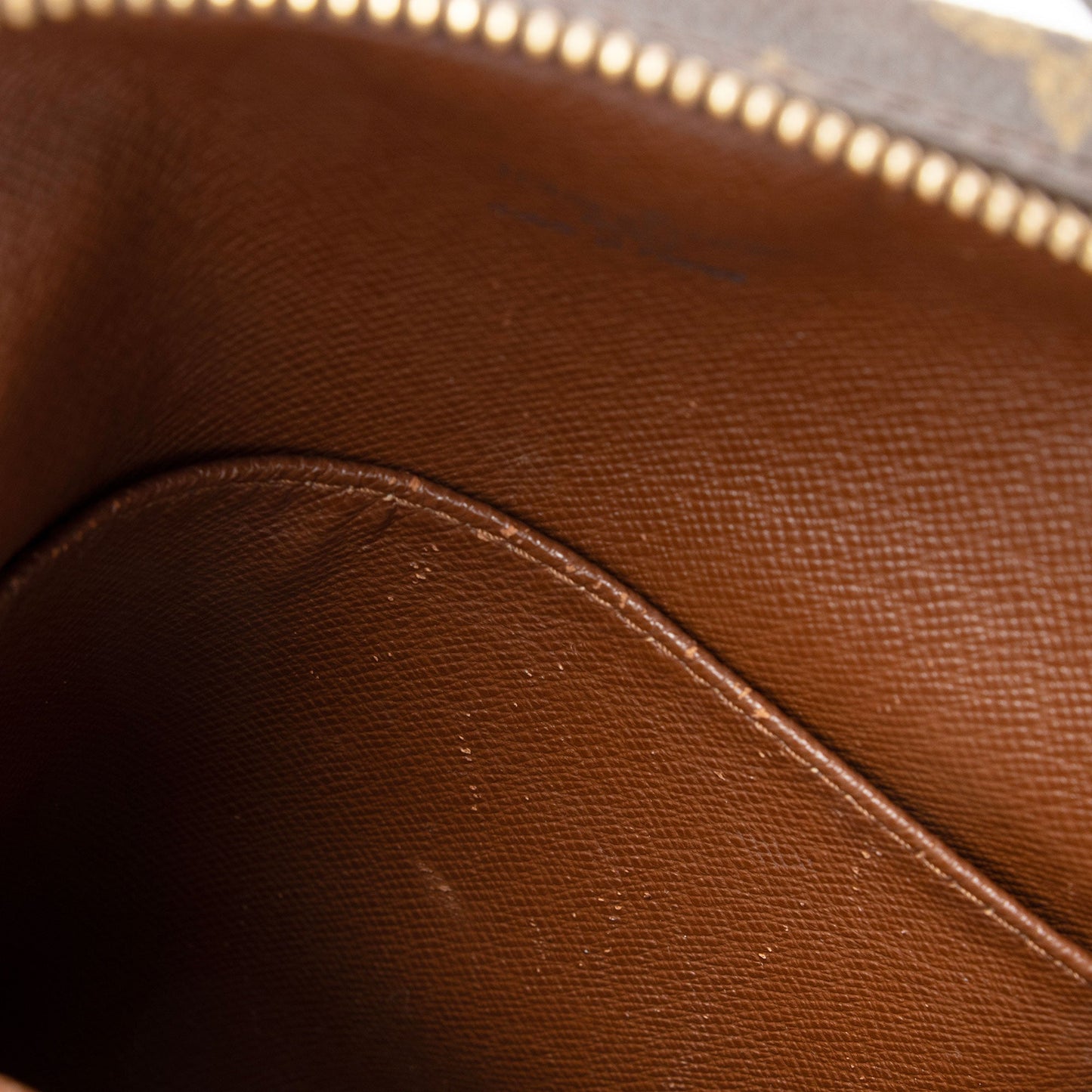 Louis Vuitton Vintage Monogram Canvas Amazone Shoulder Bag (SHF-jjMBAo)