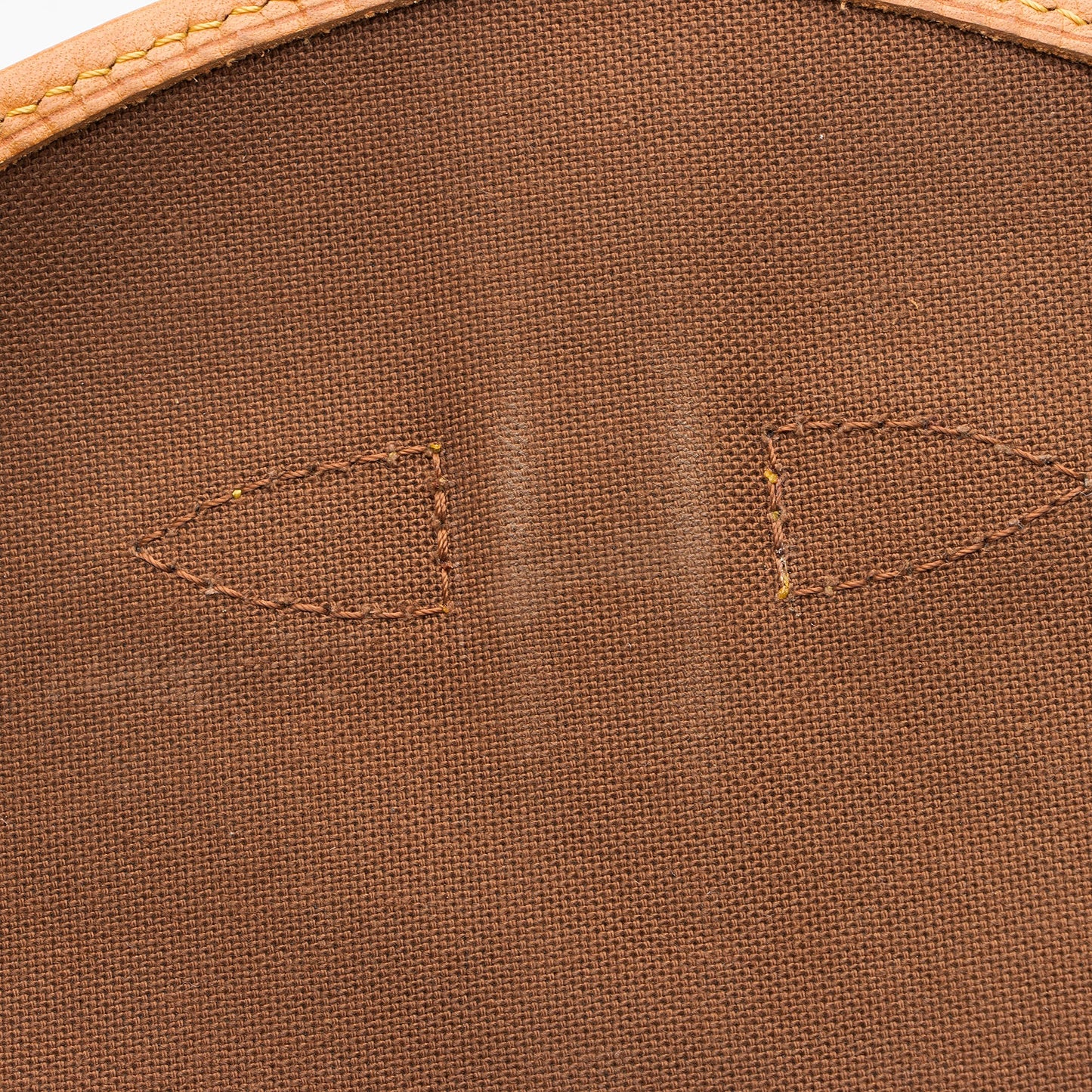 Louis Vuitton Vintage Monogram Canvas Saumur 30 Messenger