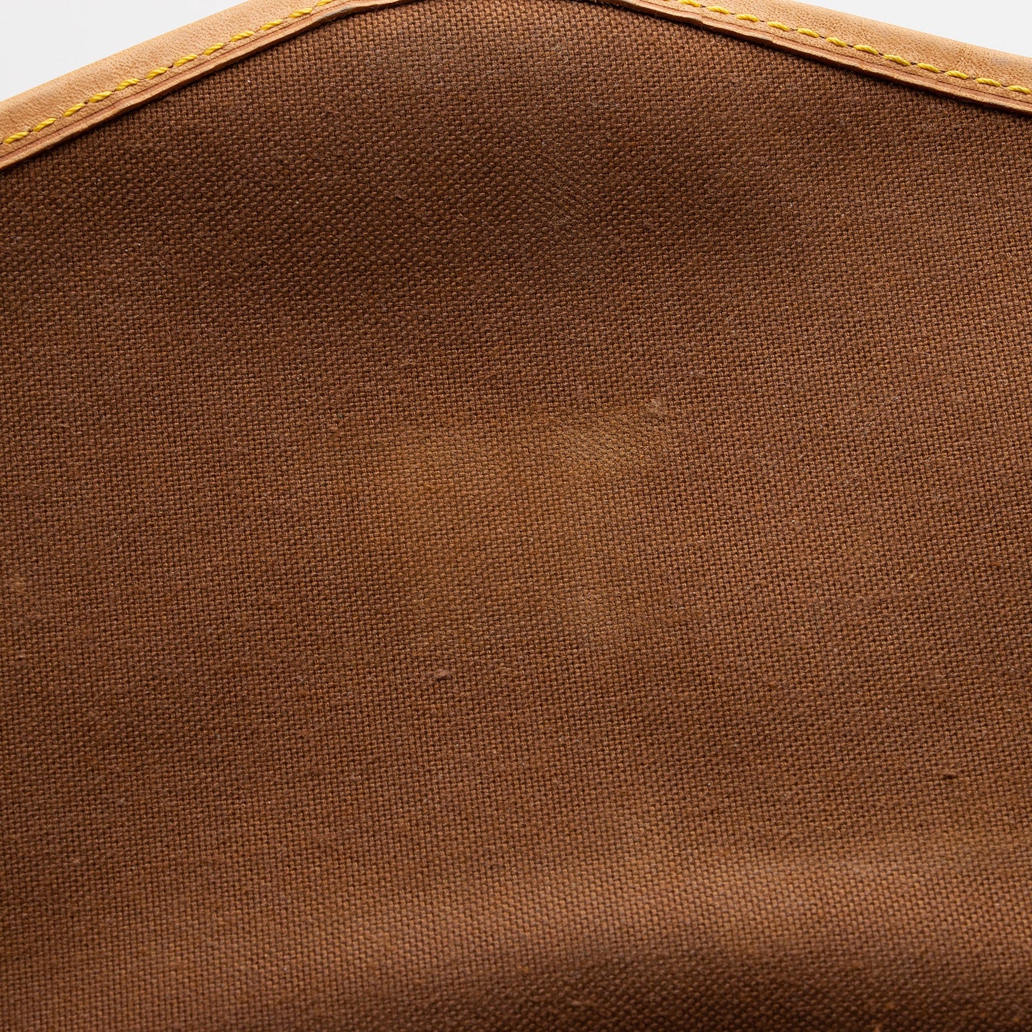 Louis Vuitton Vintage Monogram Canvas Saumur 35 Messenger Bag (SHF-sIW7oS)