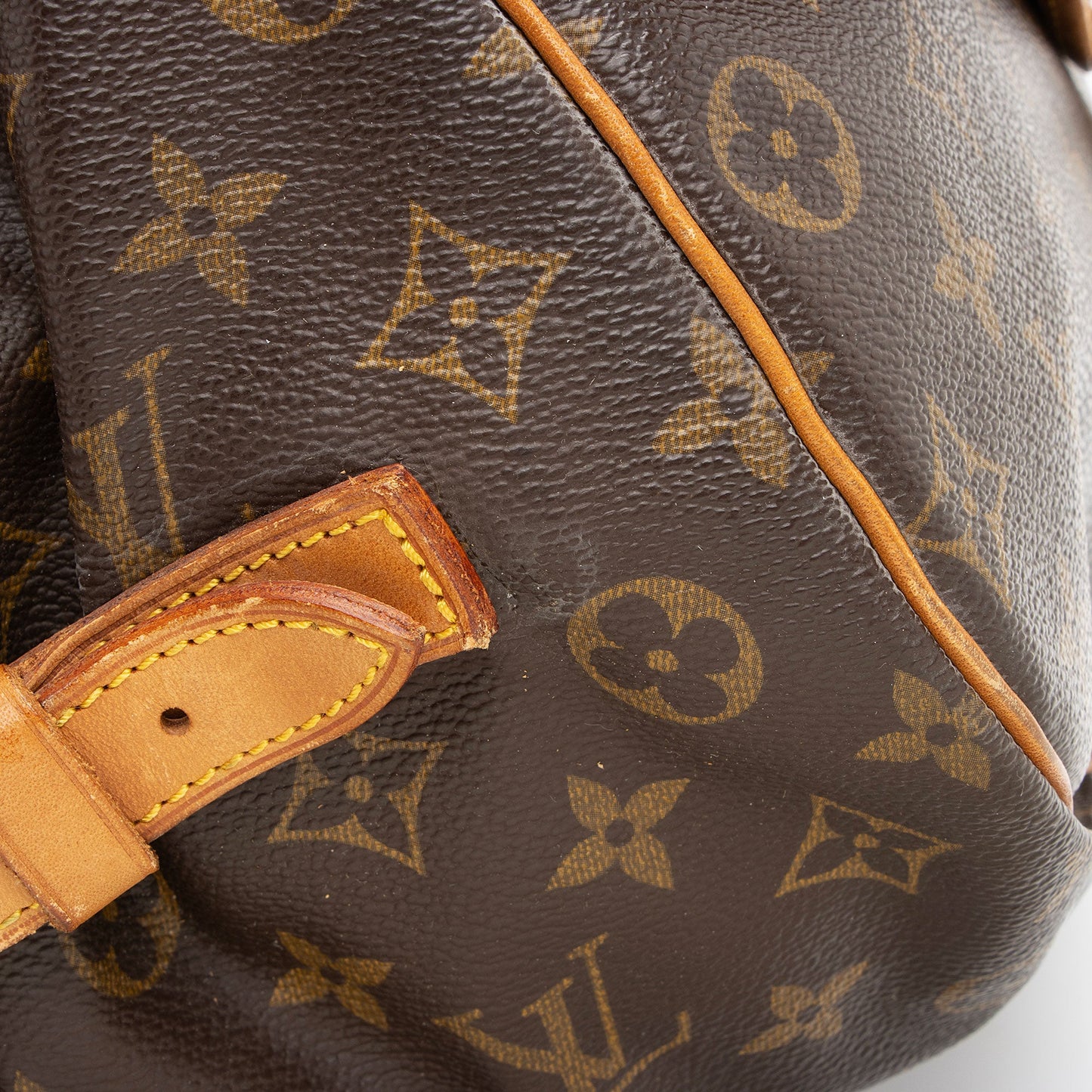 Louis Vuitton Vintage Monogram Canvas Saumur 35 Messenger