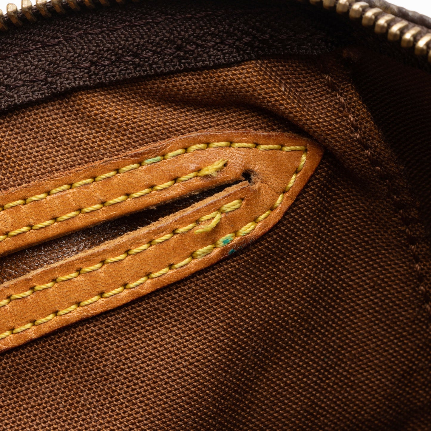 Louis Vuitton Vintage Monogram Canvas Speedy 30 Satchel - (SHF-i487yQ)