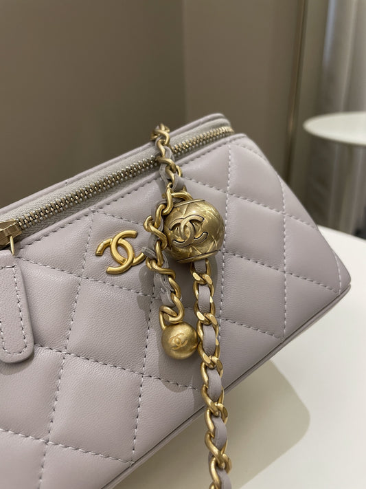Luxury Chanel Quilted Pearl Crush Vanity Rectangular Grey Lambskin