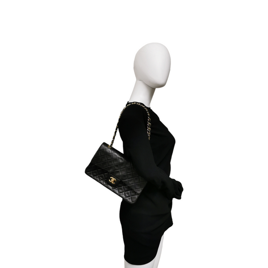 Luxury Chanel Classic Double Flap Medium Black Lambskin Gold