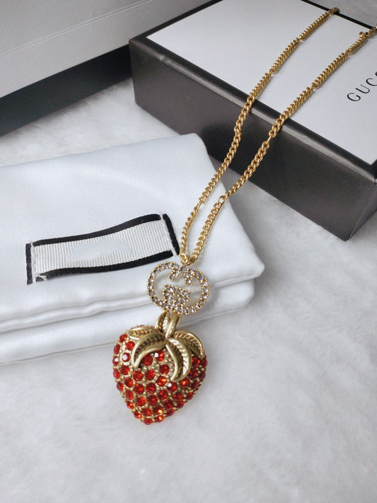 Luxury Gucci GG RED DIAMOND STRAWBERRY NECKLACE