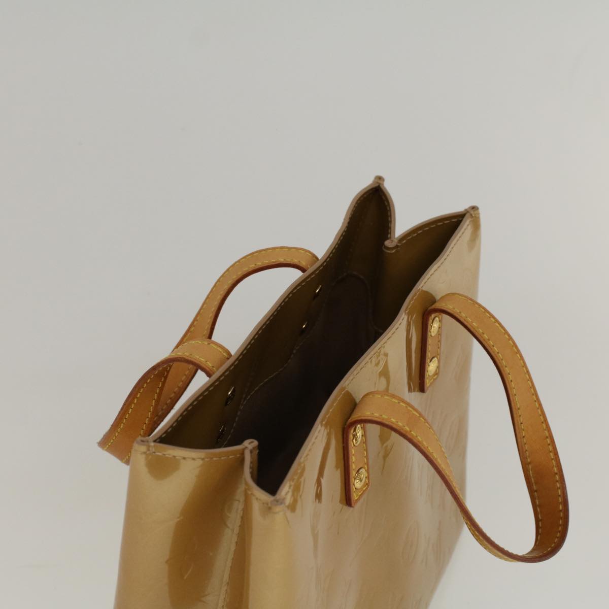 Louis Vuitton Reade Patent Leather Handbag ()