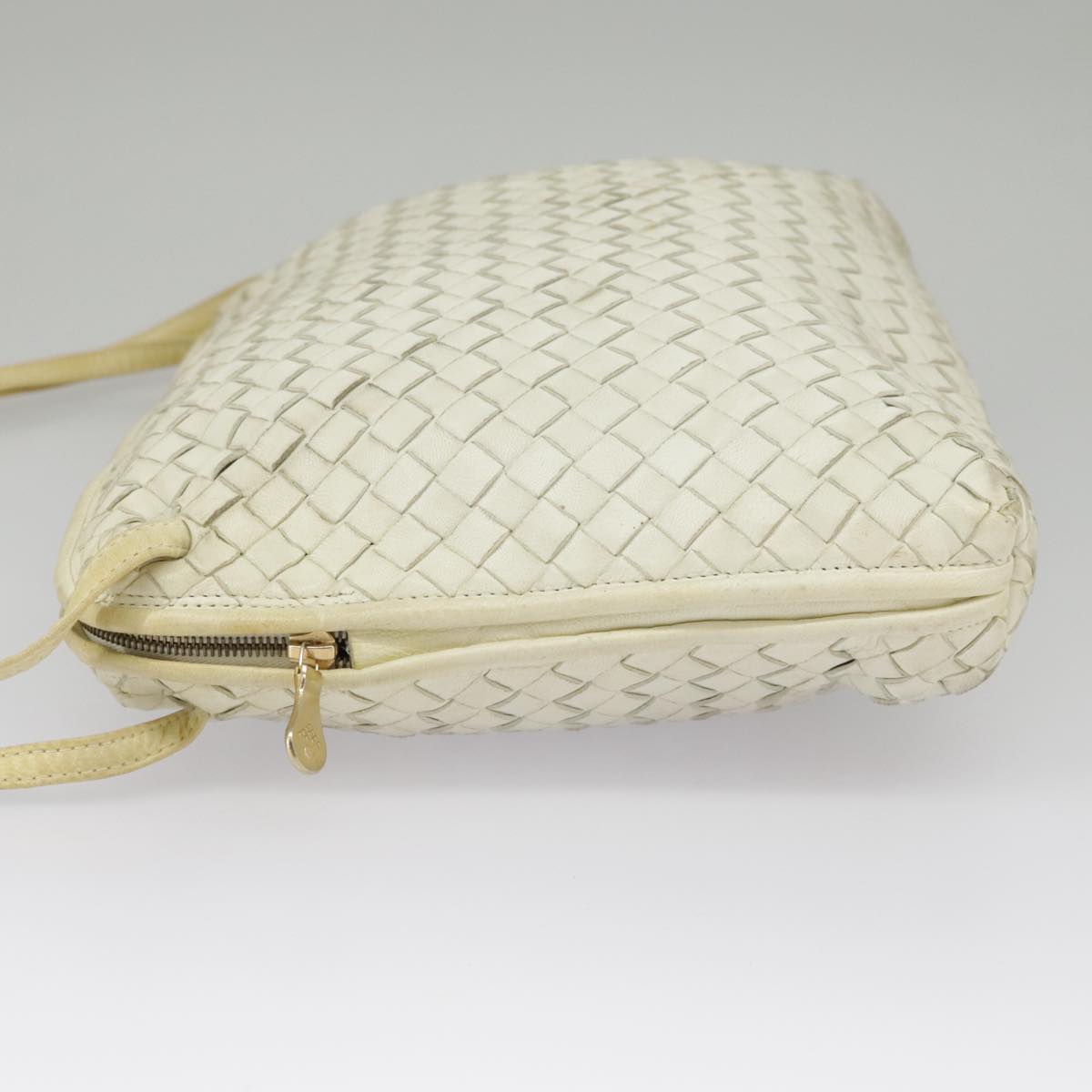 Luxury Bottega Veneta Intrecciato Leather Shoulder Bag ()