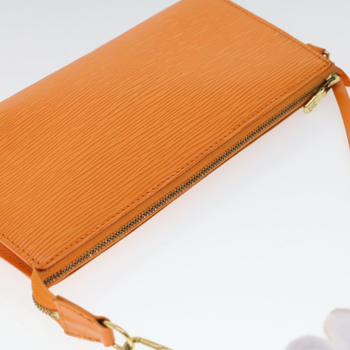 Louis Vuitton Pochette Accessoire Leather Clutch Bag ()