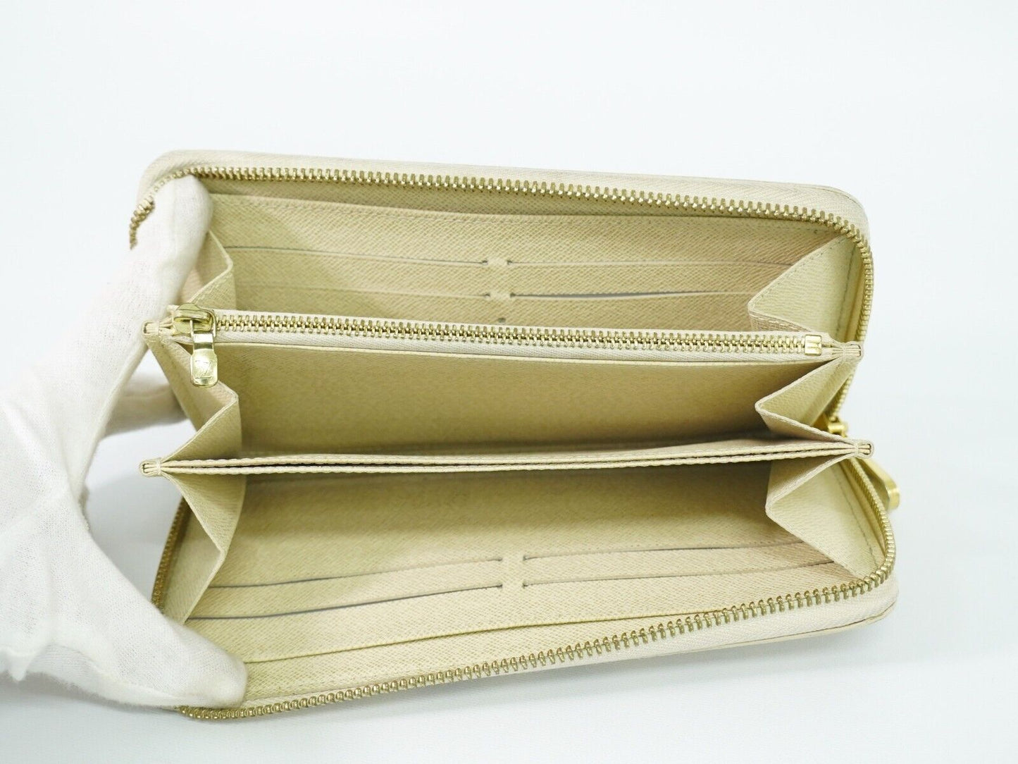 Louis Vuitton Zippy Wallet Leather Wallet ()