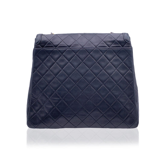 Luxury Chanel Vintage Black Quilted Trapeze Flap Shoulder Bag With Wallet