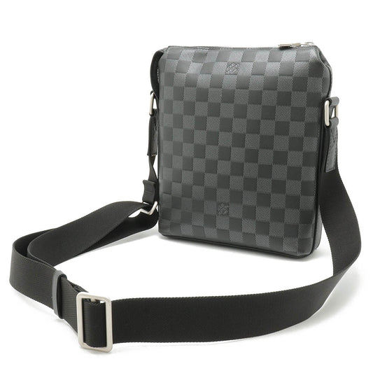Louis Vuitton Damier Infini Discovery Messenger Bag Black