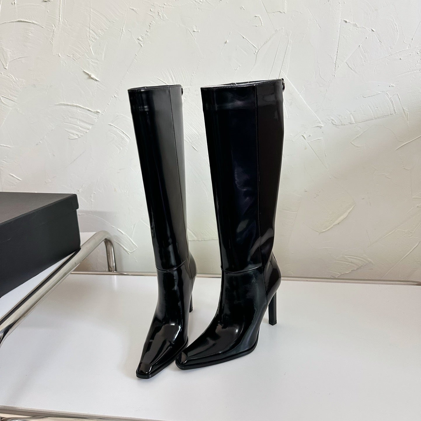 Luxury Saint Laurent HIGH HEEL KNEE BOOTS IN BLACK SHINY CALFSKIN