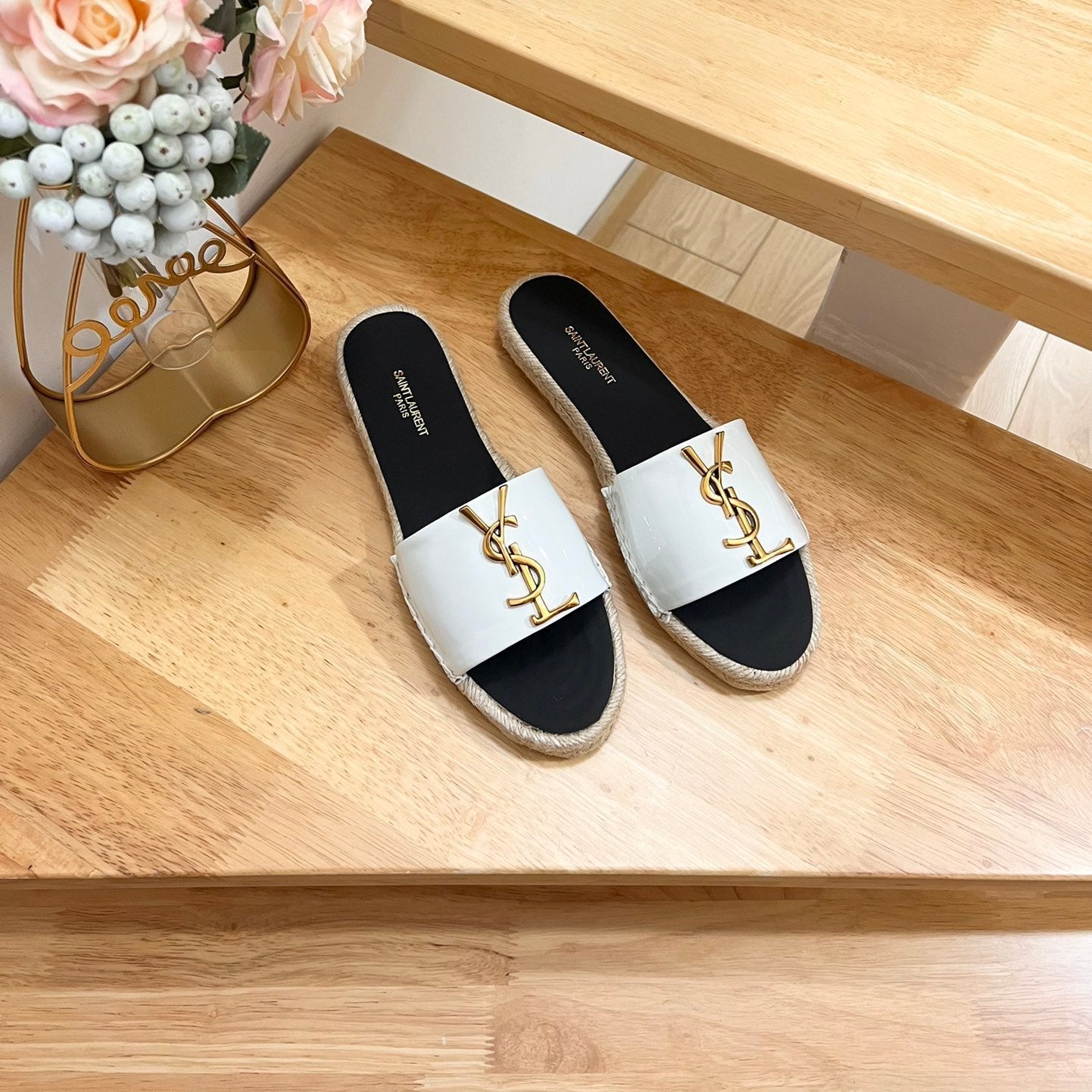 Luxury Saint Laurent SL YVES LOGO SLIPPER BLACK AND WHITE CALFSKIN