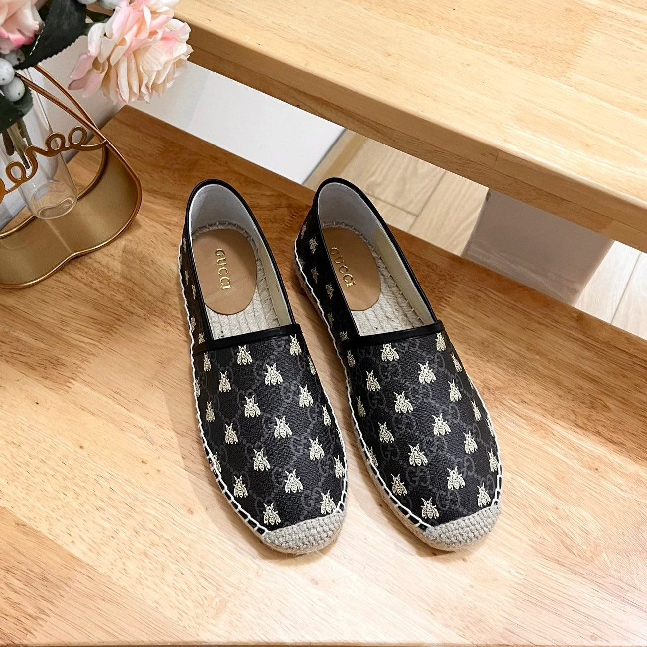 Luxury Gucci GG Supreme Flat Shoes Black Caro