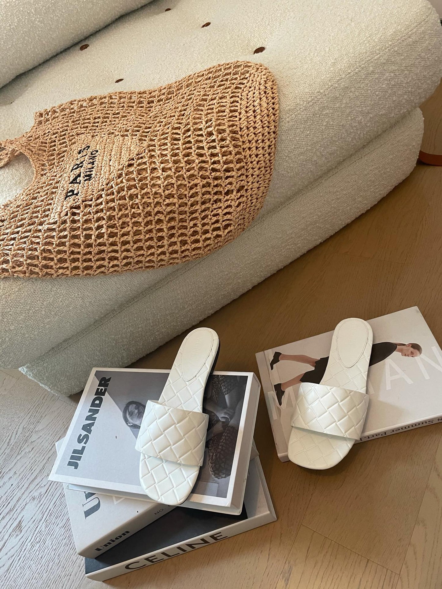 Luxury Bottega Veneta amy flat mule white lambskin