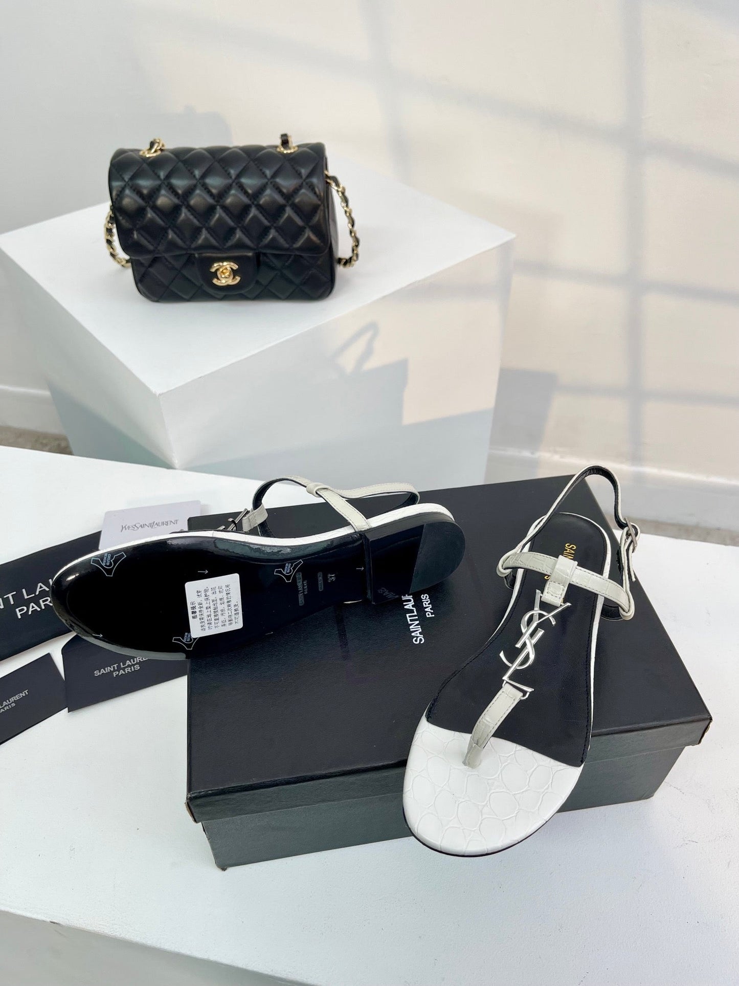 Luxury Saint Laurent SL Cassandra Croc-Embossed Thong Sandals Black White Leather