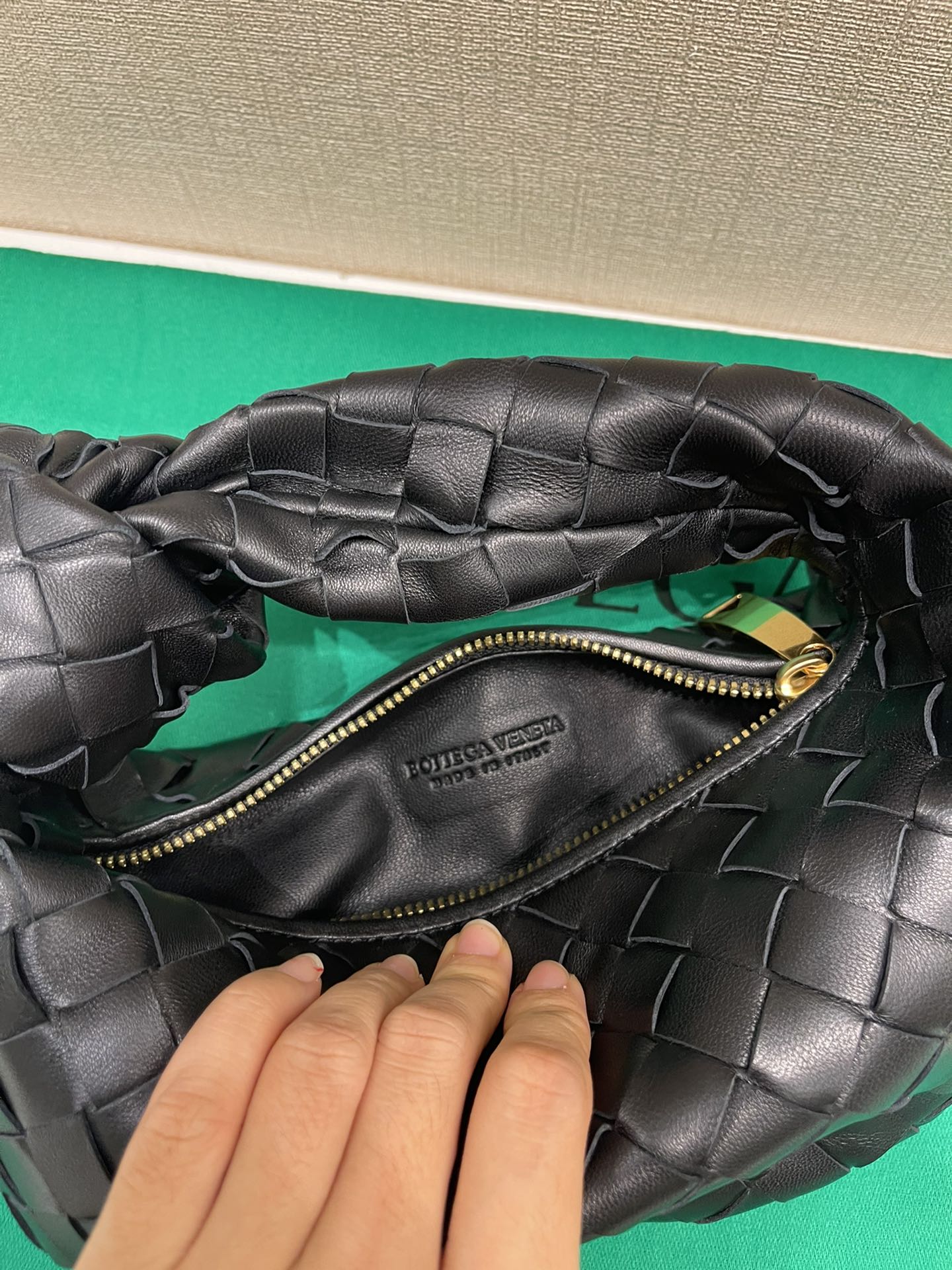 Luxury Bottega Veneta mini jodie 28 black lambskin