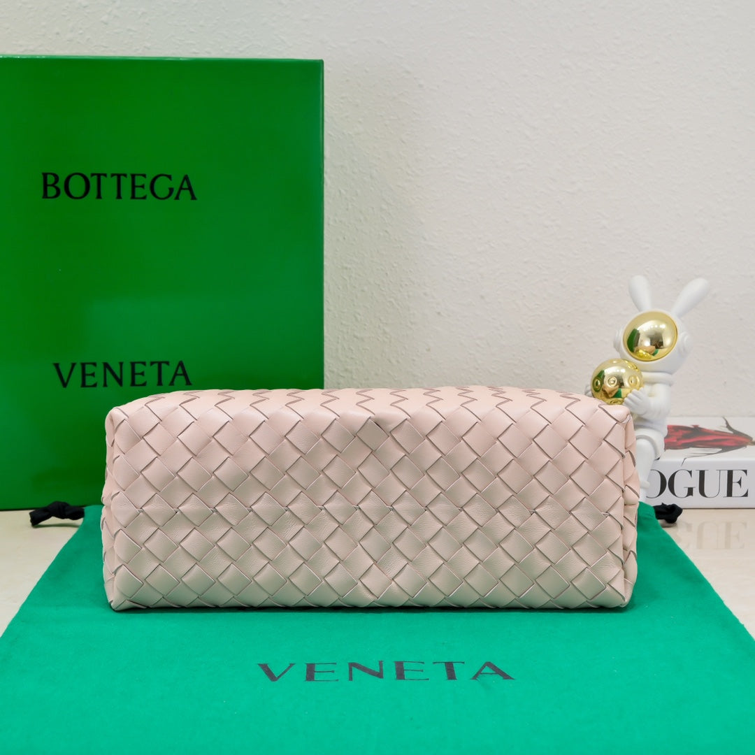 Luxury Bottega Veneta bv medium andiamo 32 light pink lambskin